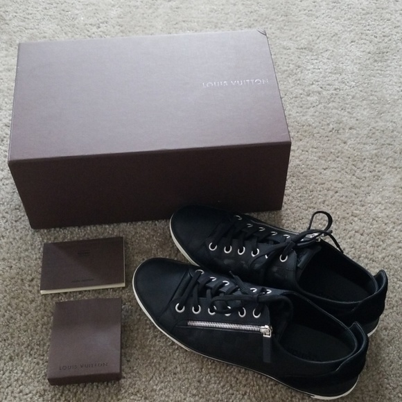 Louis Vuitton Black Leather Sneakers Mens size 9.5 - Picture 1 of 4